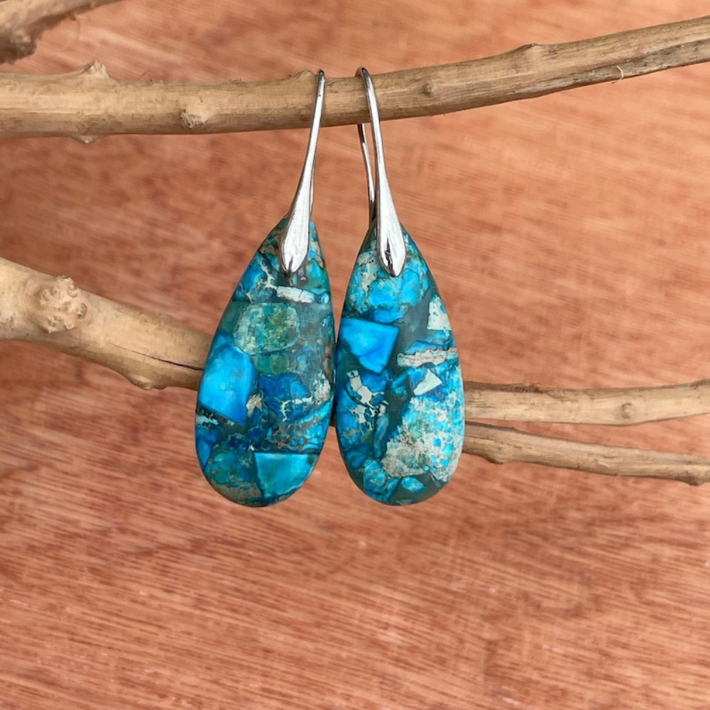 Truus Earrings - Natural and healing blue stones