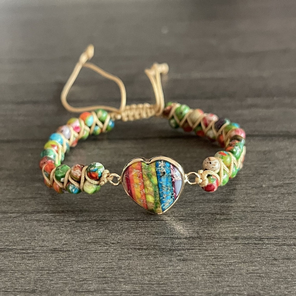 Alida-Armband mit Meeressediment-Jaspis – herzförmiger Regenbogen-Anhänger