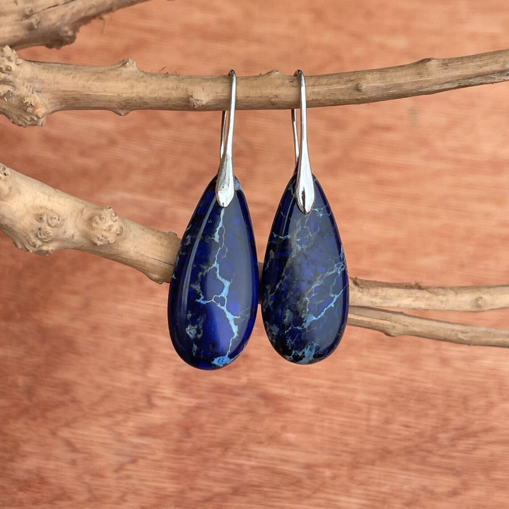 Mariska earrings - Natural dark blue ocean stones