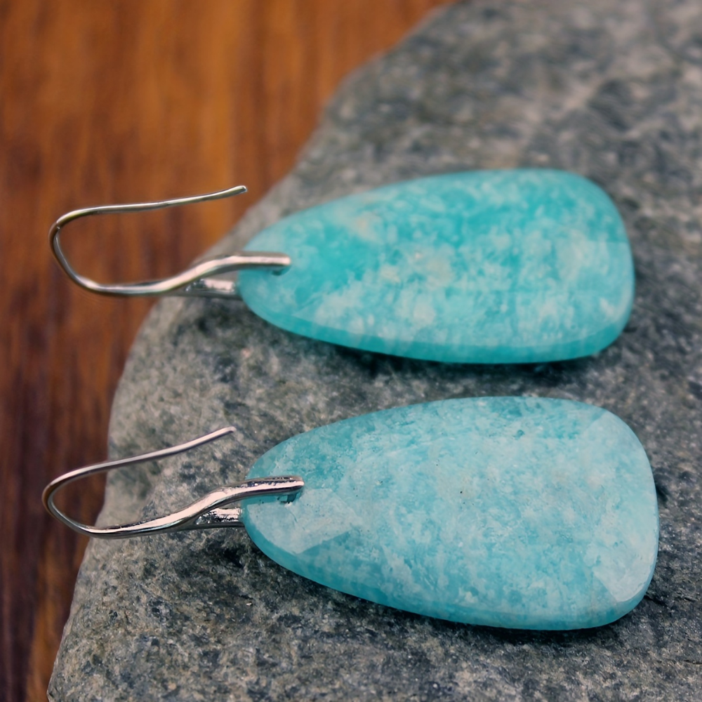 Ottilia glitter earrings - natural jade stone