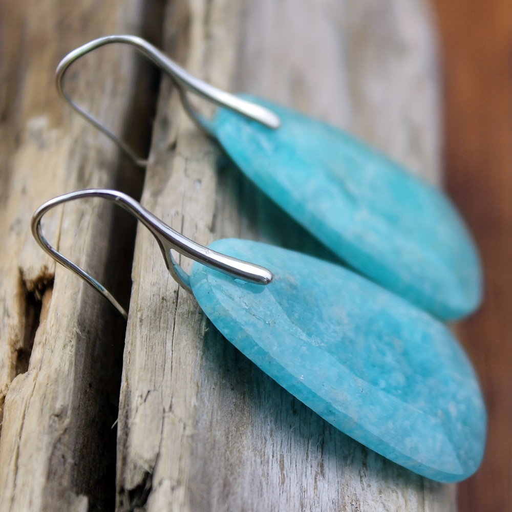 Ottilia glitter earrings - natural jade stone