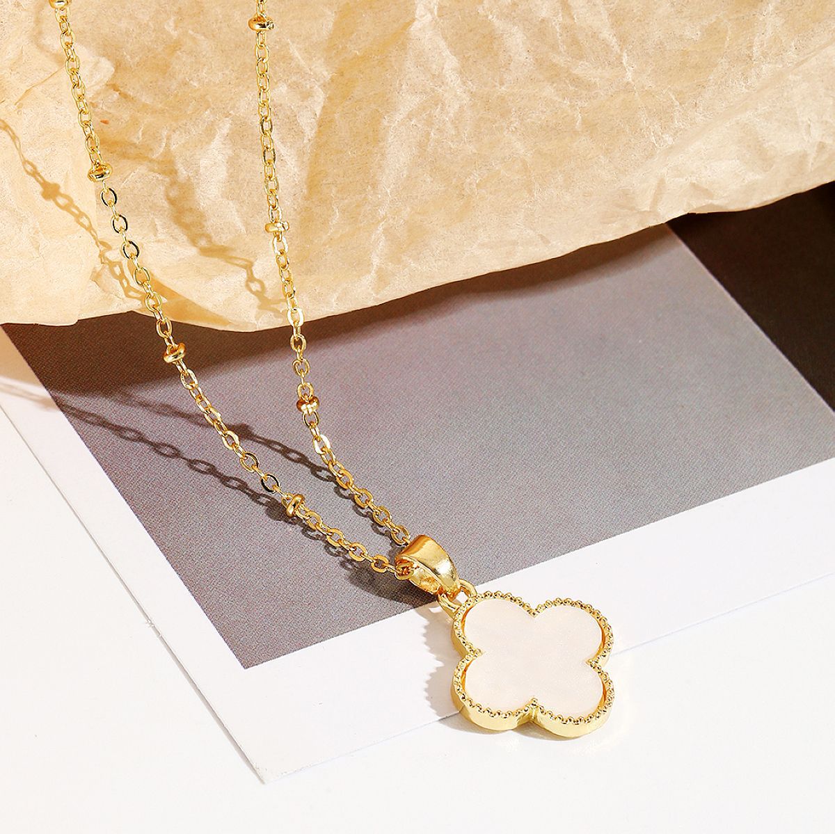 Light Luxury Niche Haute Clover Collarbone Chain